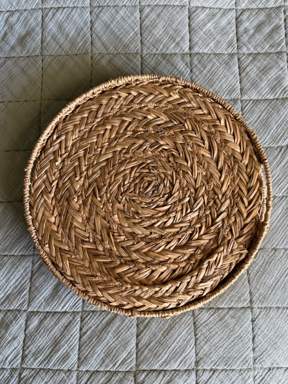 Set of 4 Woven Placemats with Storage Basket